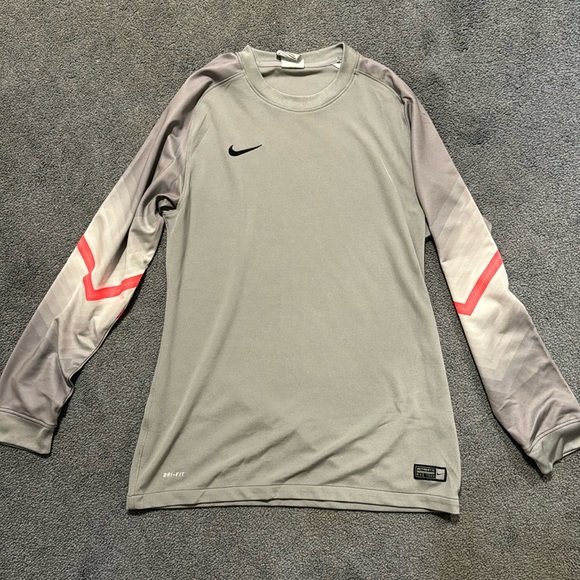 Nike Tops - Nike Dri-fit long sleeve top